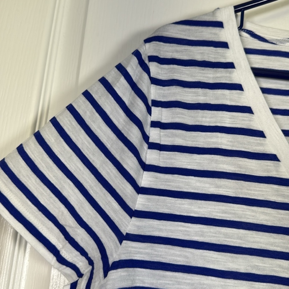J Crew White Blue V-Neck Vintage Cotton Shirt Size XL EUC #1573 - Picture 2 of 4